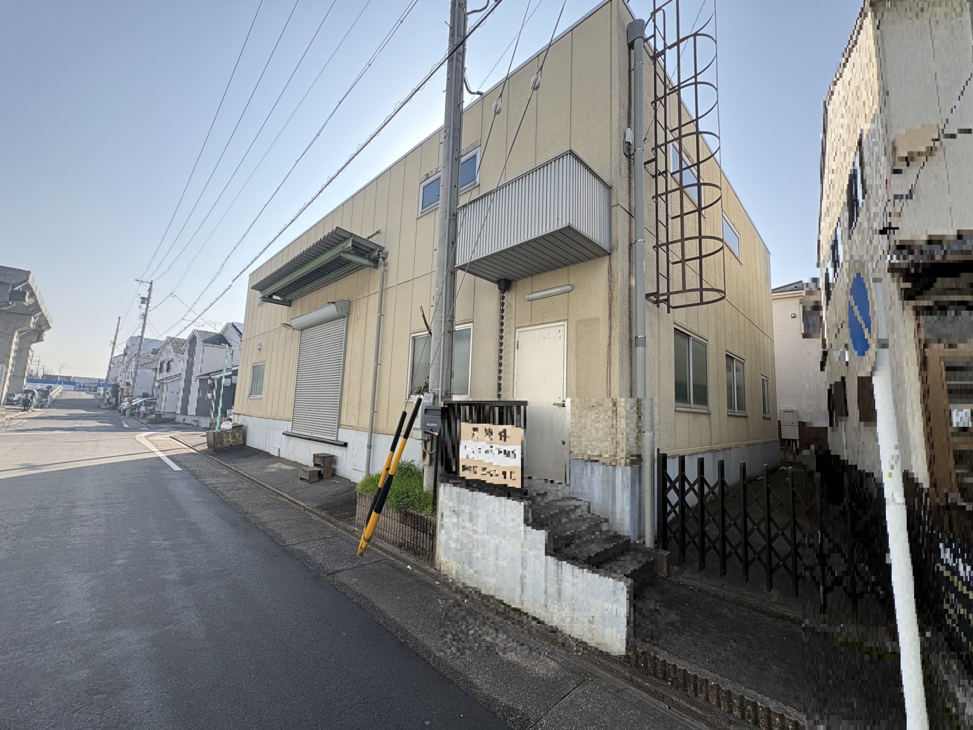 前面道路含む外観