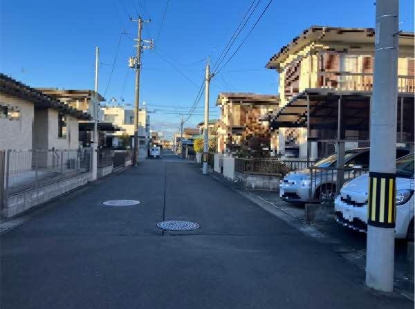 前面道路含む外観