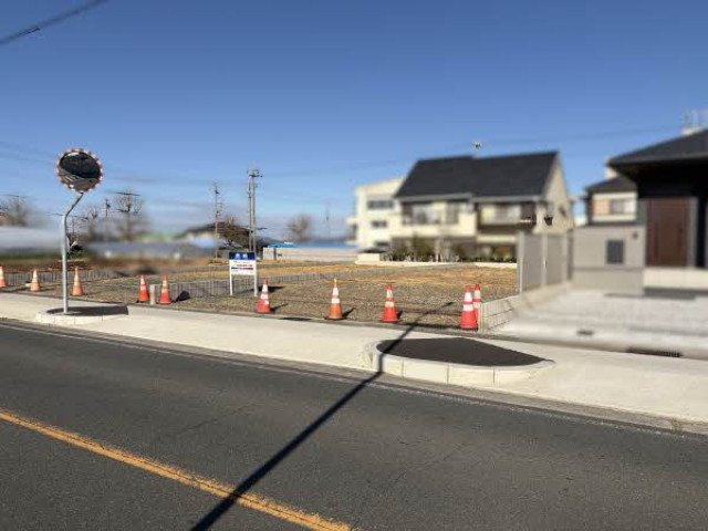 前面道路含む外観