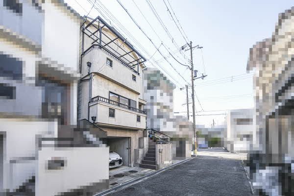 前面道路含む外観