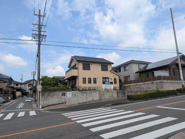 前面道路含む外観