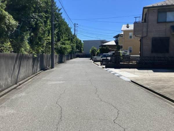 前面道路含む外観