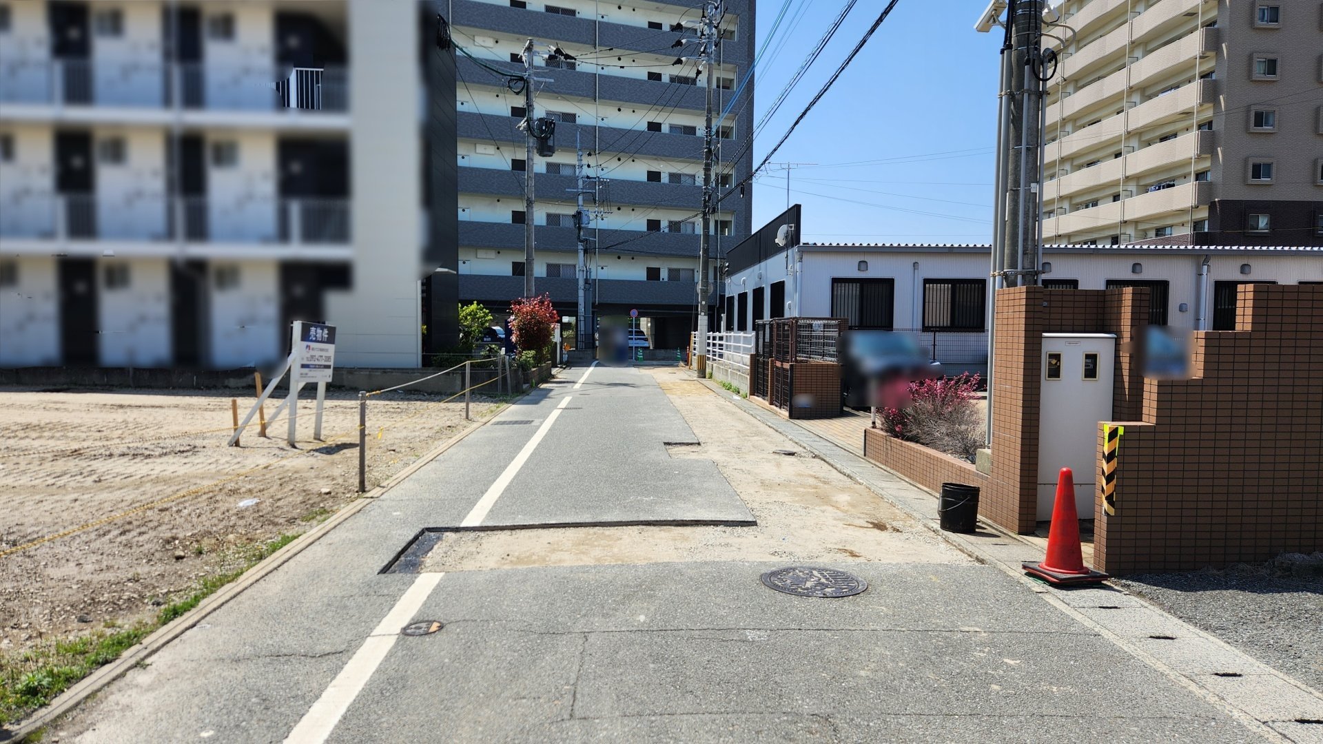 前面道路含む外観