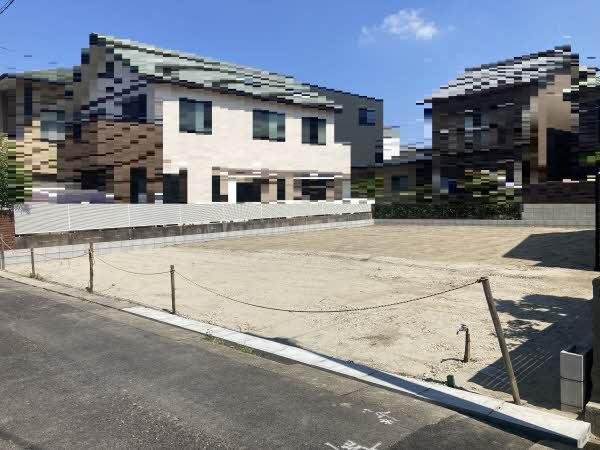 前面道路含む外観