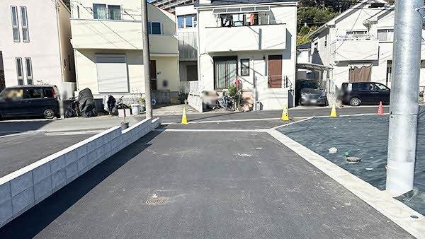 前面道路含む外観