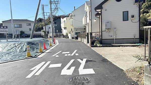 前面道路含む外観