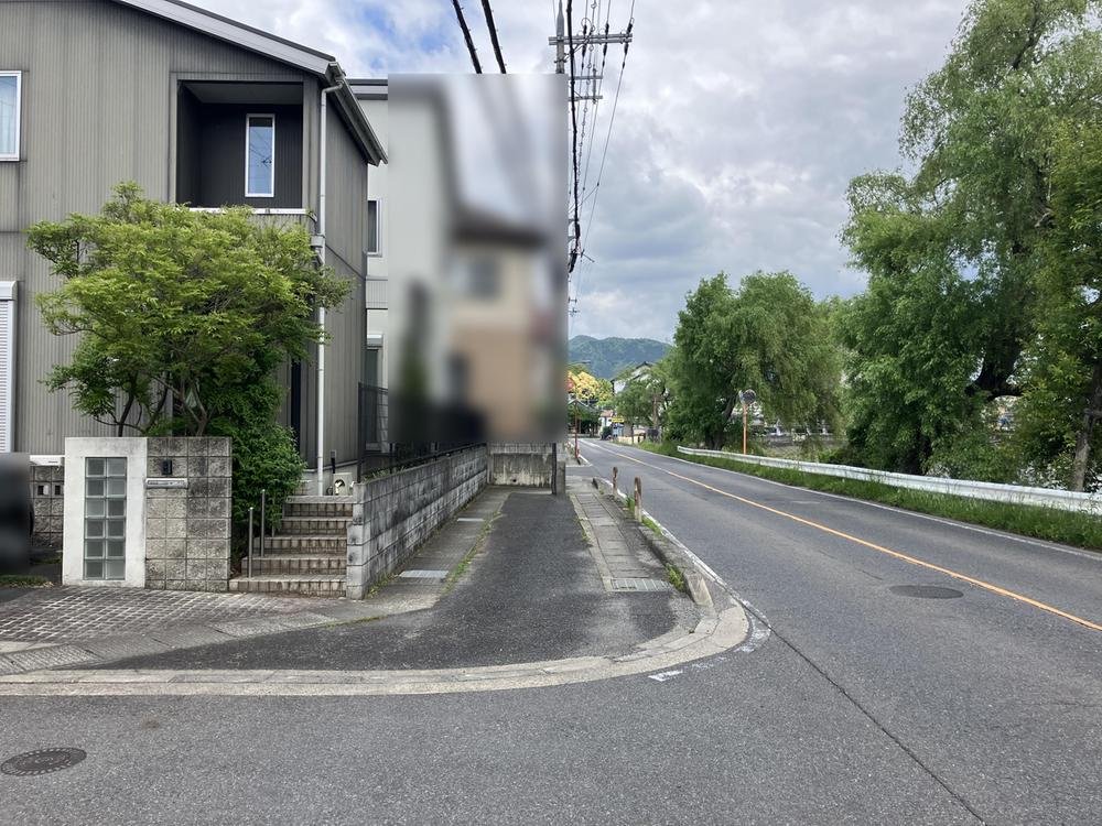 前面道路含む外観