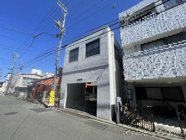 前面道路含む外観