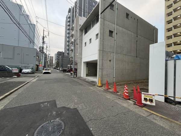 前面道路含む外観