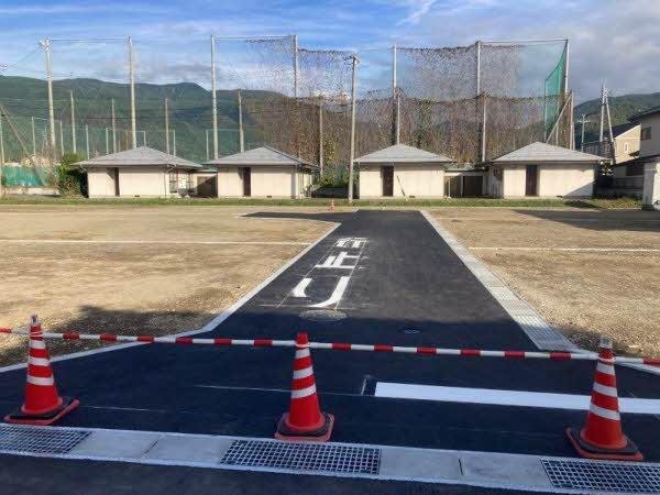 前面道路含む外観