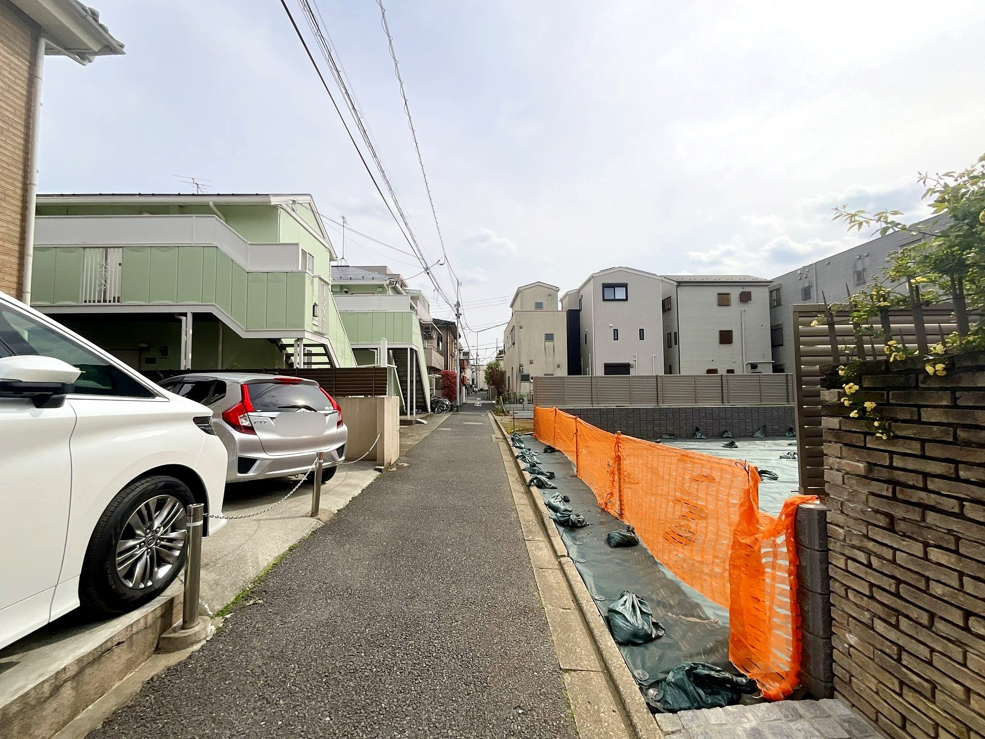 前面道路含む外観