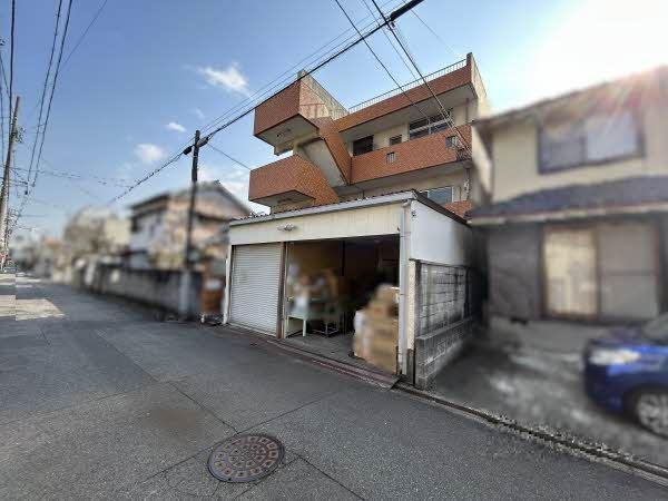 前面道路含む外観