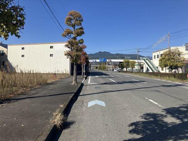 前面道路含む外観