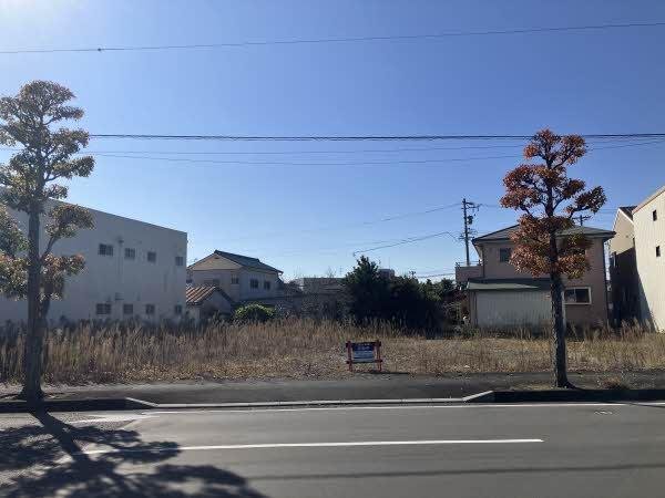 前面道路含む外観