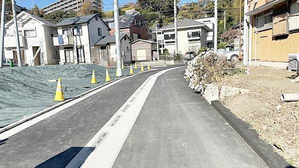 前面道路含む外観