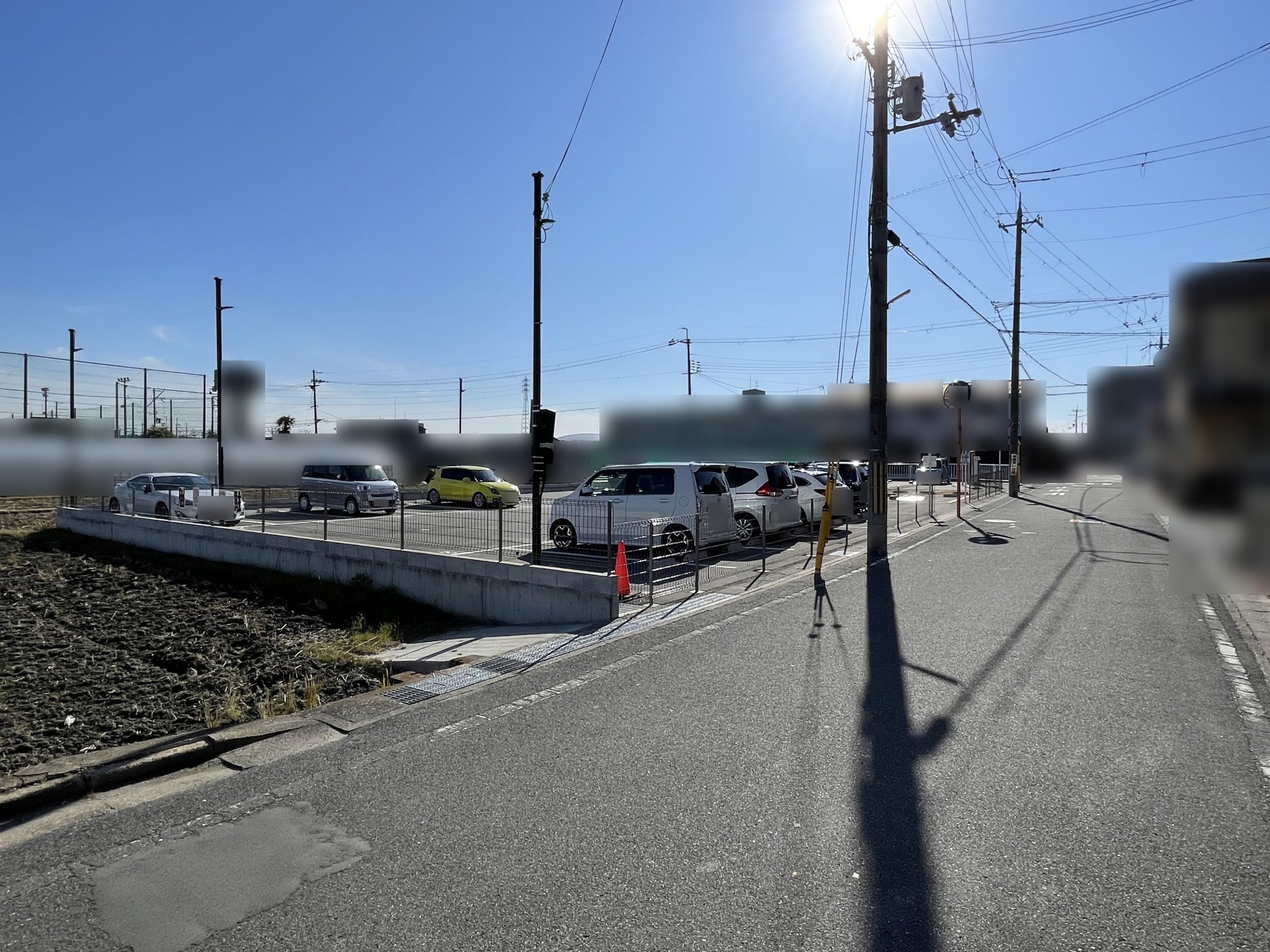 前面道路含む外観