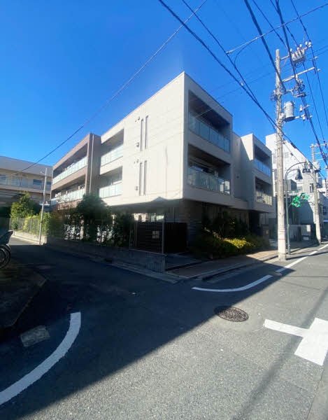 前面道路含む外観