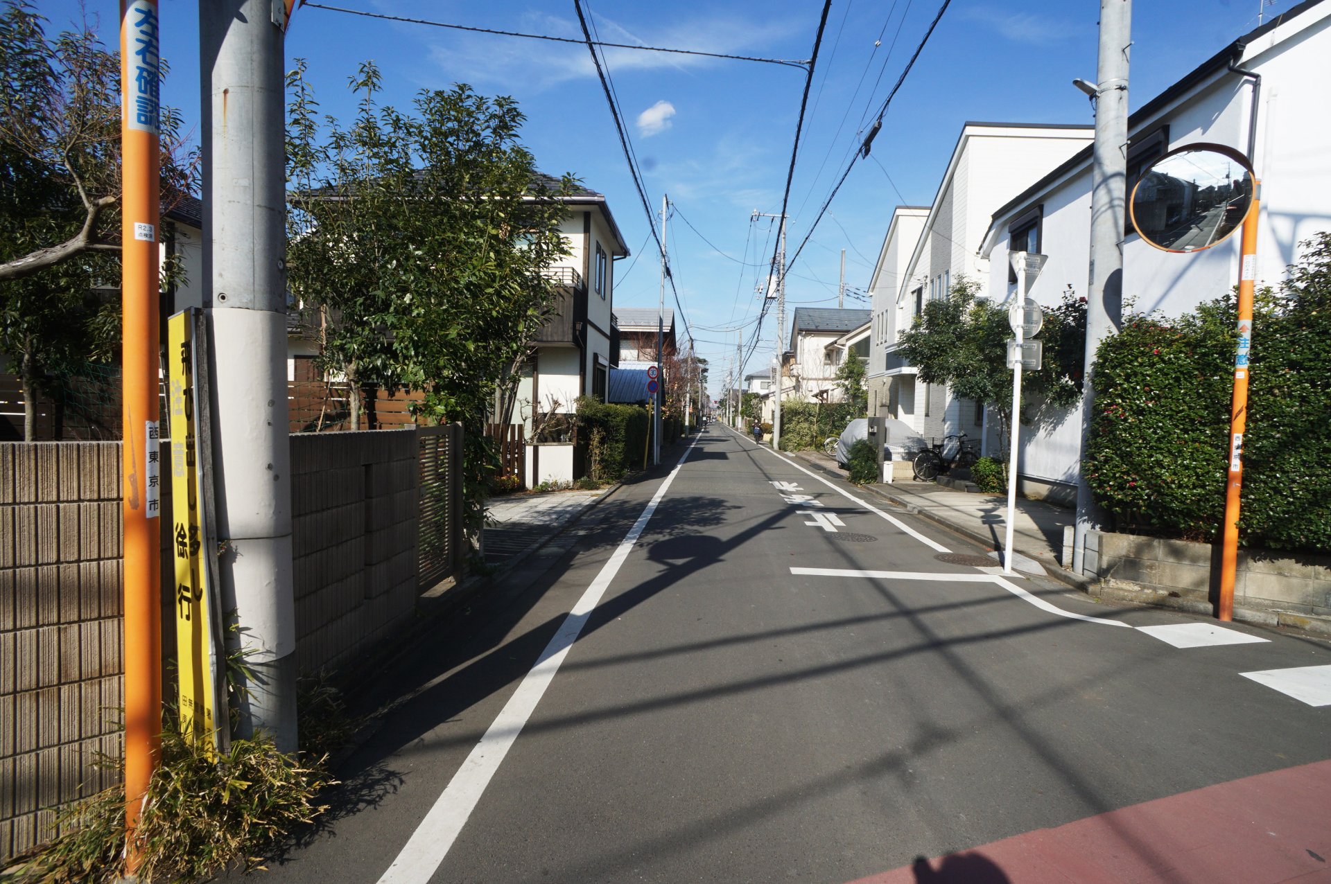 前面道路含む外観