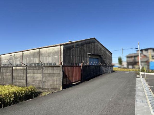 前面道路含む外観