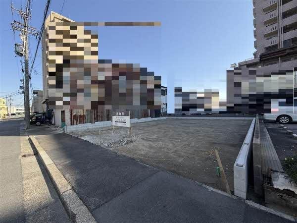 前面道路含む外観