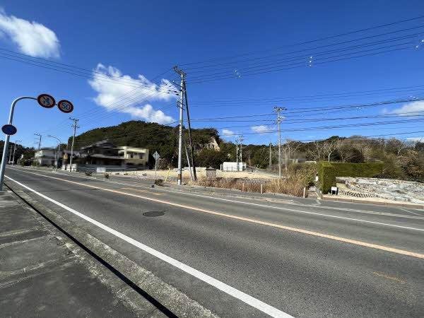 前面道路含む外観