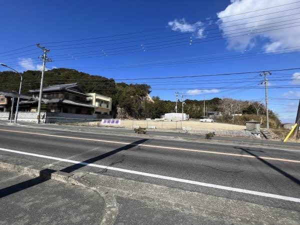 前面道路含む外観