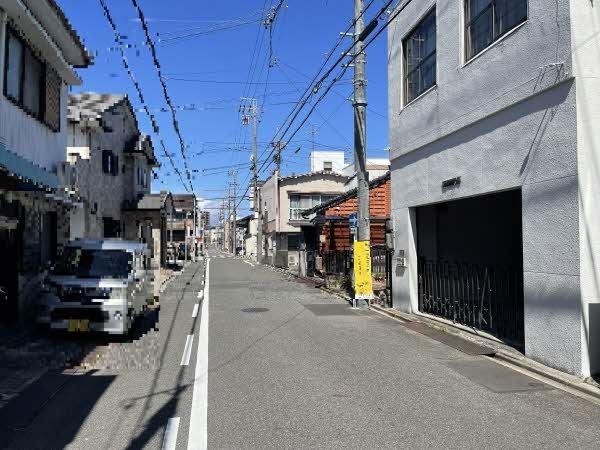 前面道路含む外観