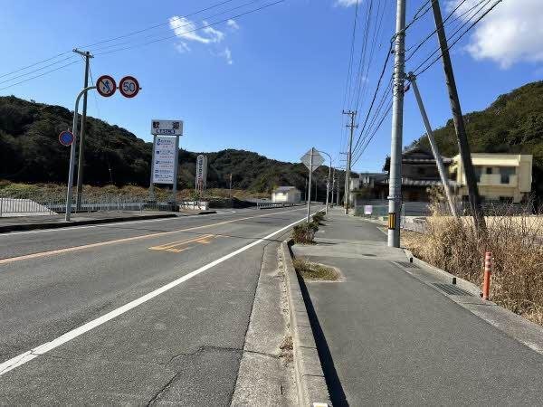 前面道路含む外観