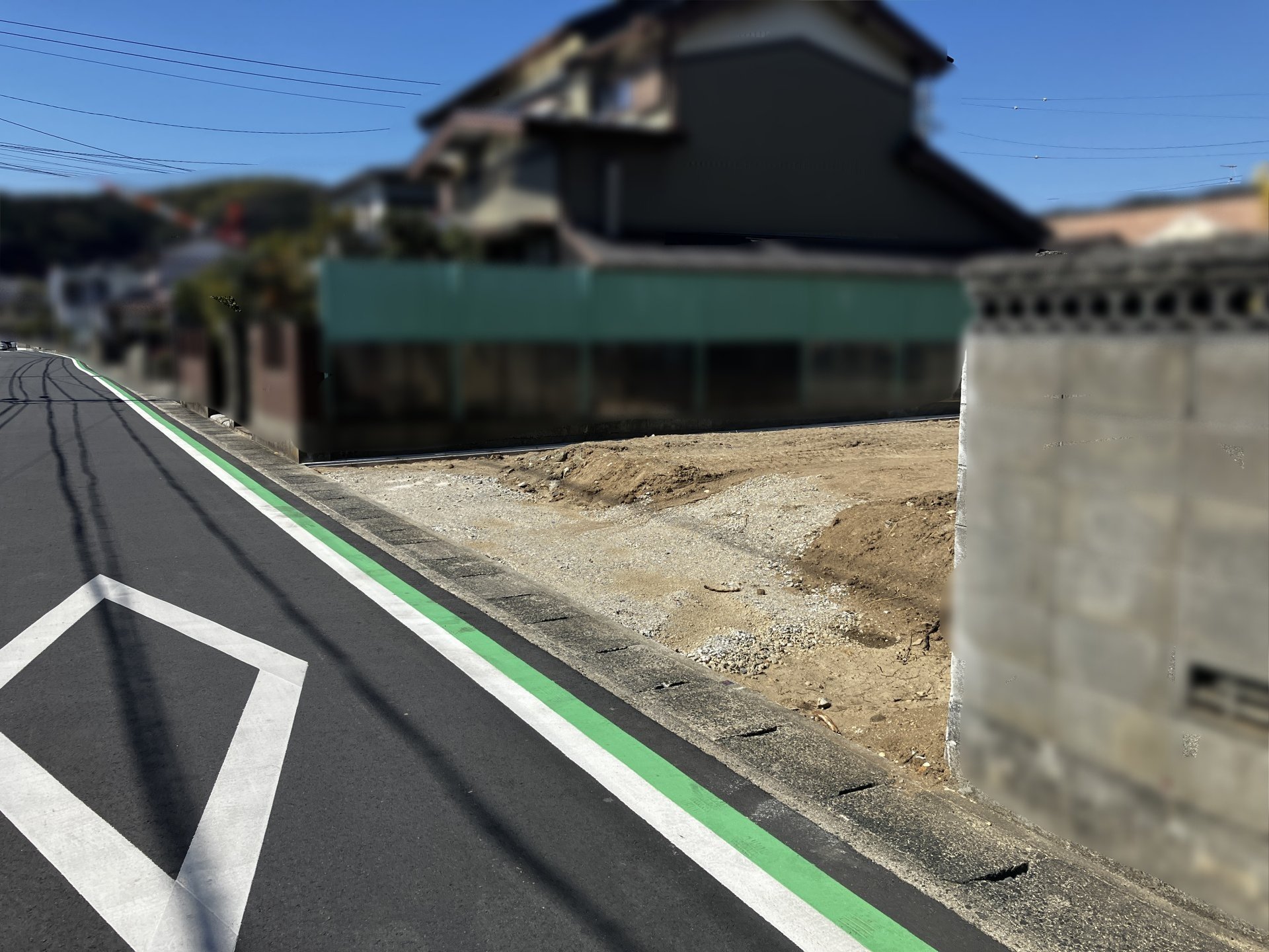 前面道路含む外観