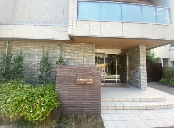 前面道路含む外観