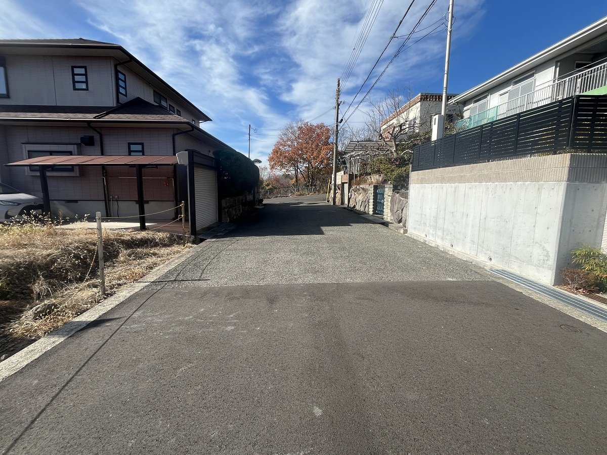 前面道路含む外観
