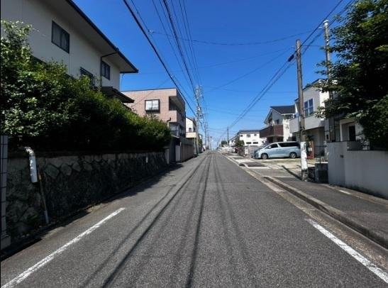 前面道路含む外観