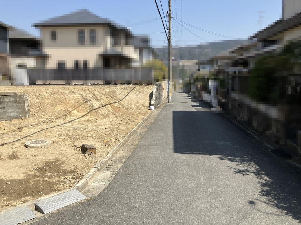 前面道路含む外観