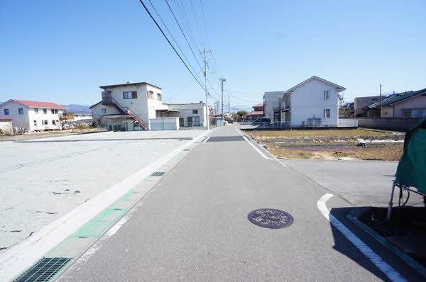 前面道路含む外観
