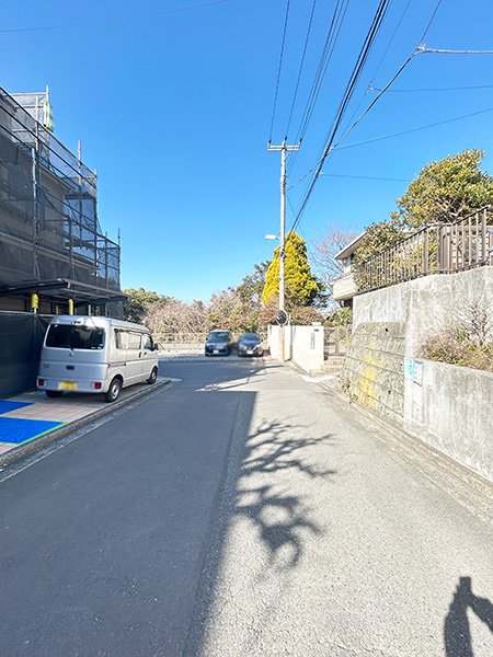 前面道路含む外観