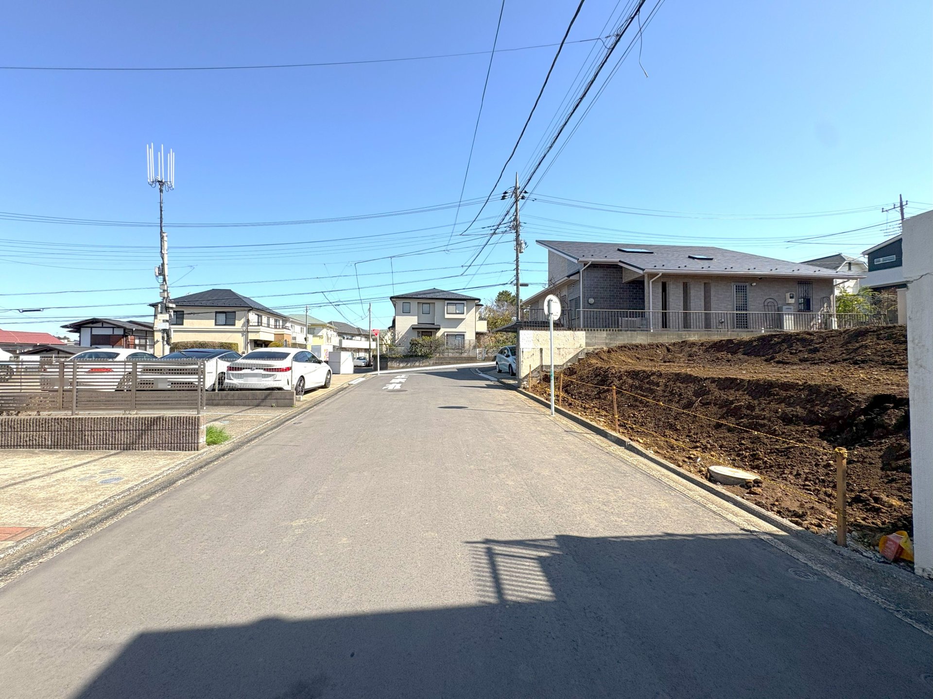 前面道路含む外観