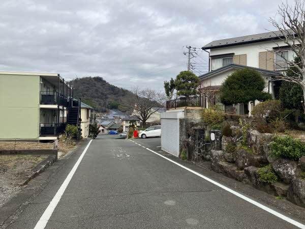 前面道路含む外観