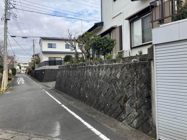 前面道路含む外観