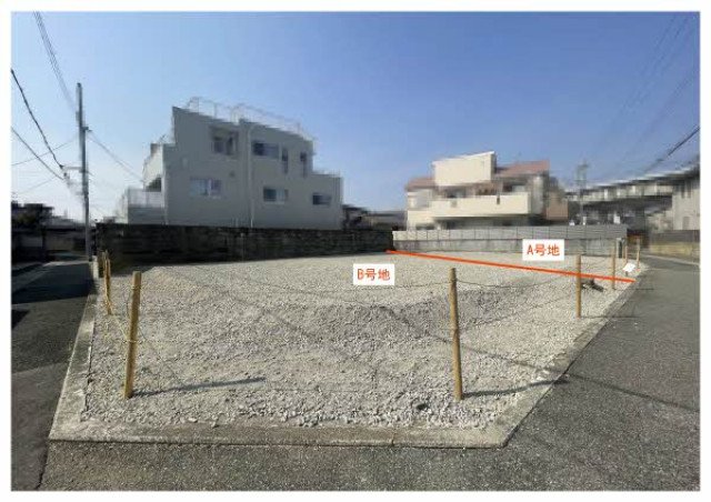 前面道路含む外観