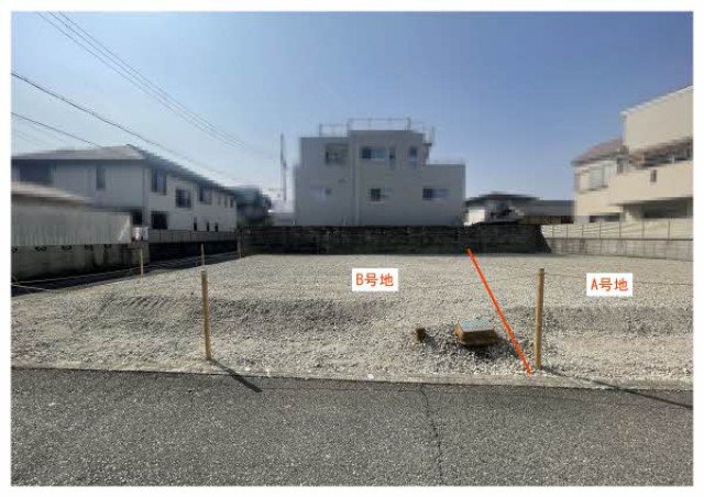 前面道路含む外観