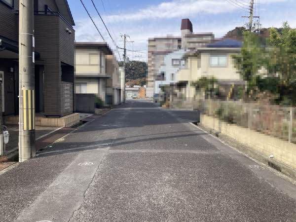 前面道路含む外観