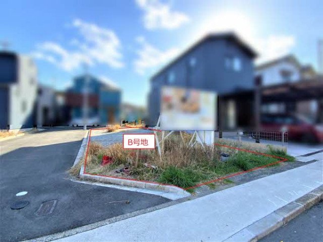 前面道路含む外観