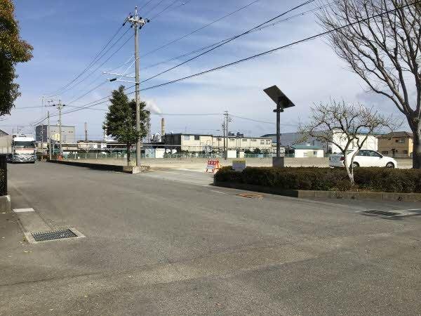 前面道路含む外観