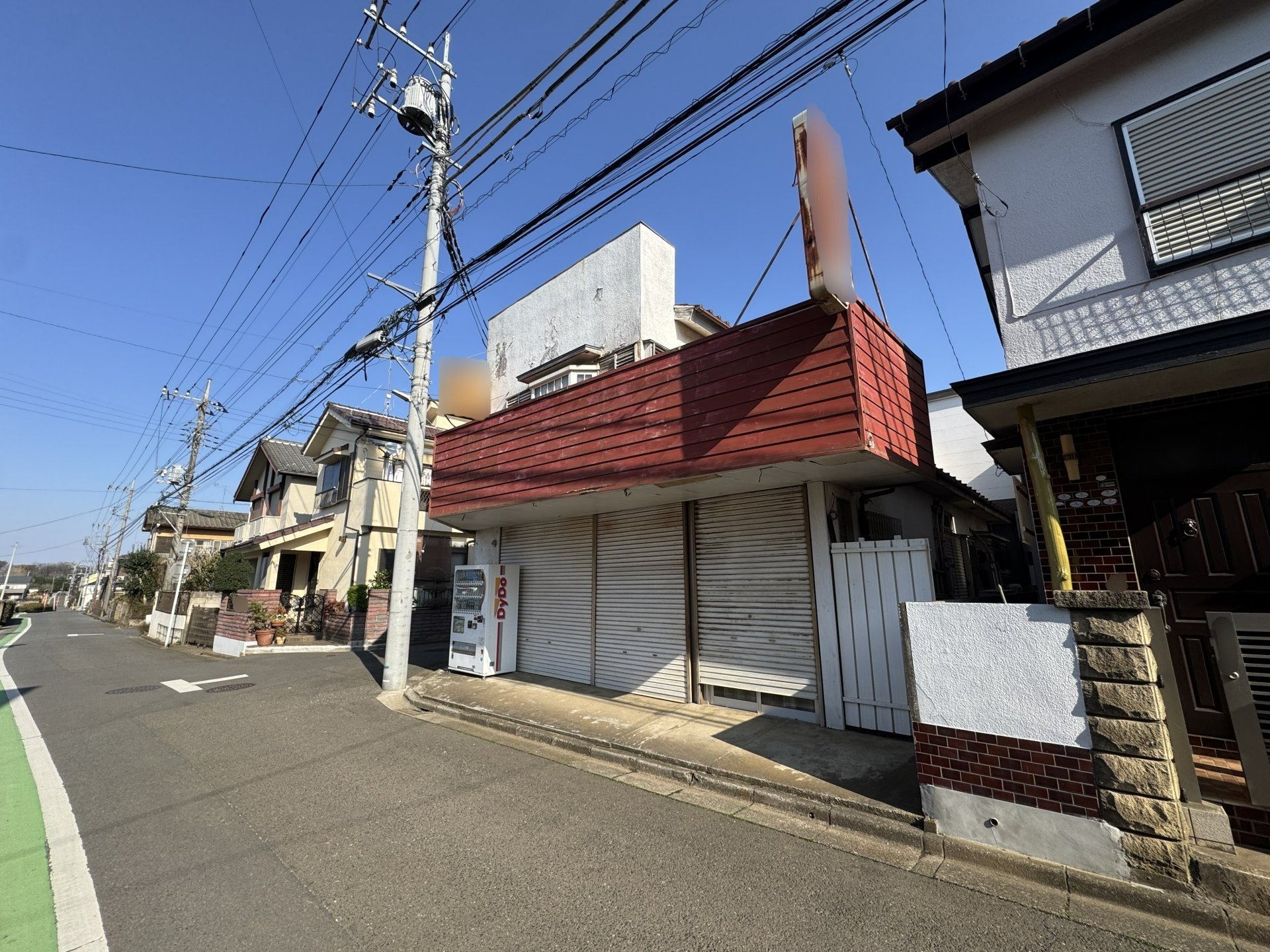 前面道路含む外観