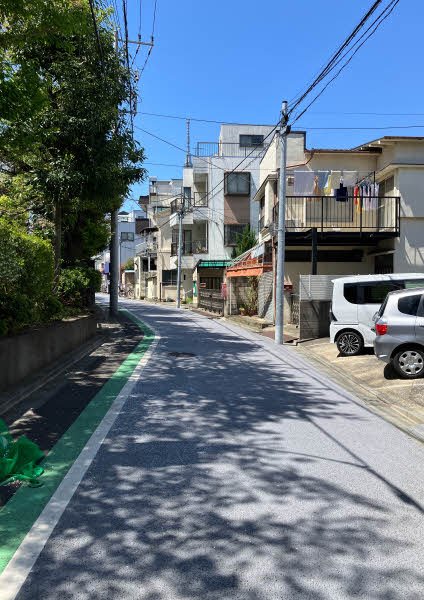 前面道路含む外観