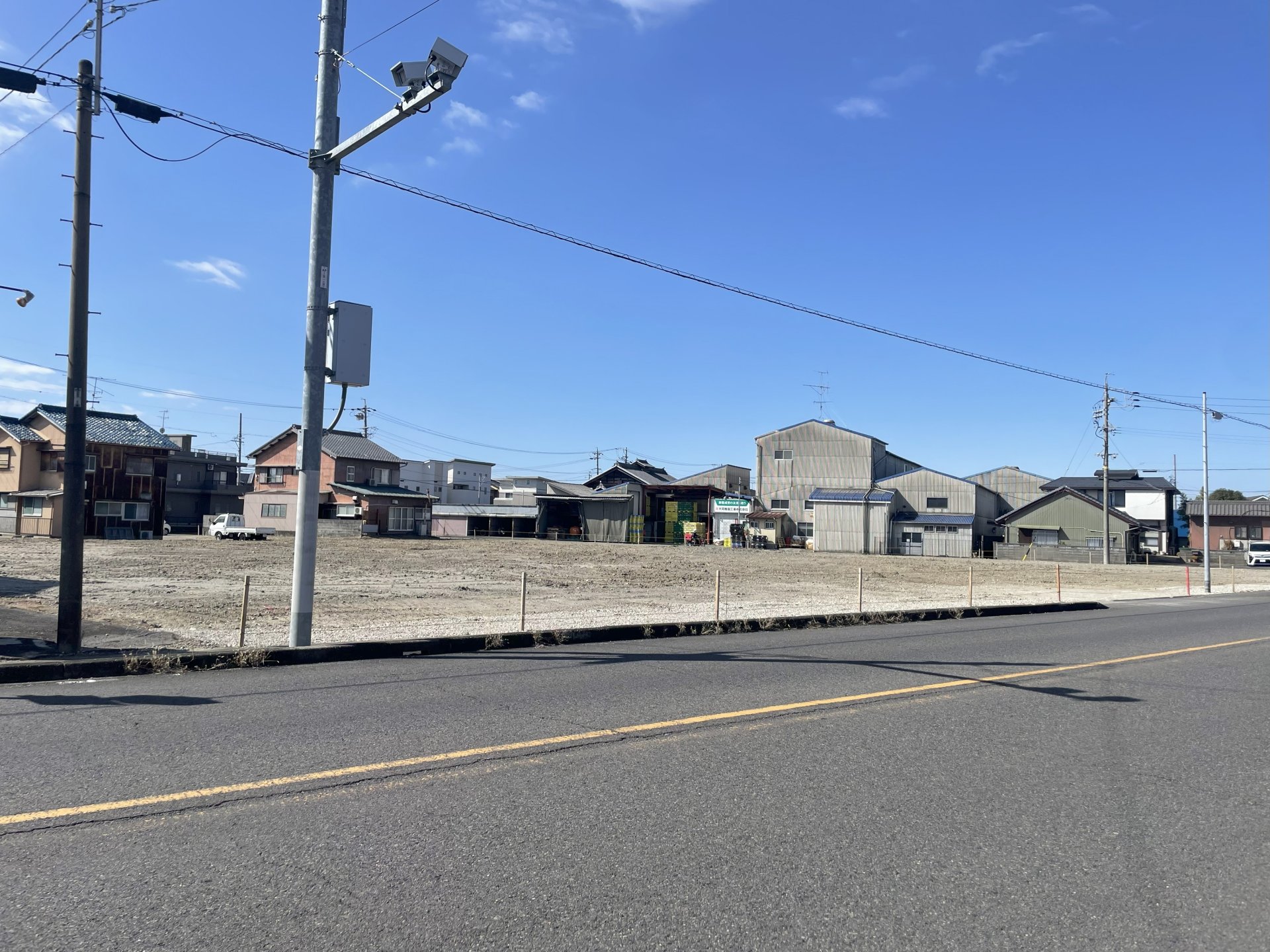 前面道路含む外観