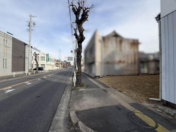 前面道路含む外観