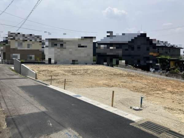 前面道路含む外観