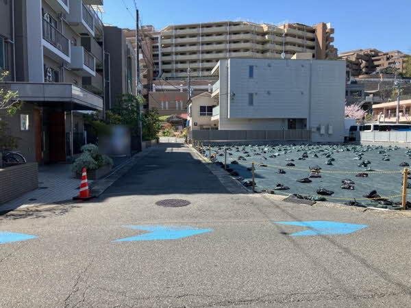 前面道路含む外観