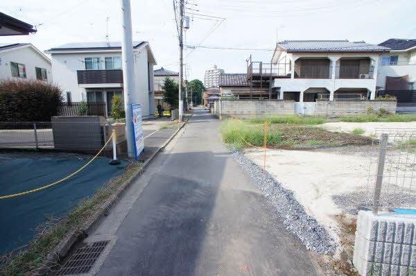 前面道路含む外観